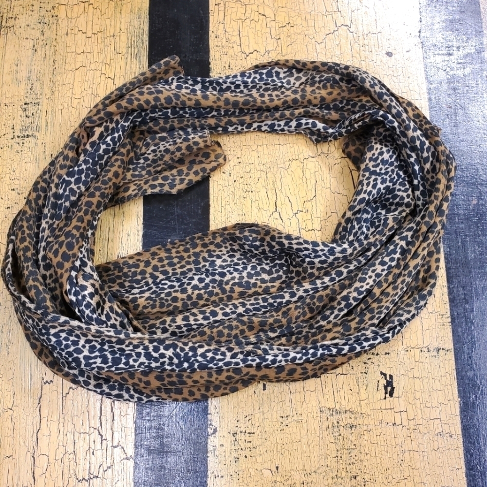 👸🧣 Leopard print scarf